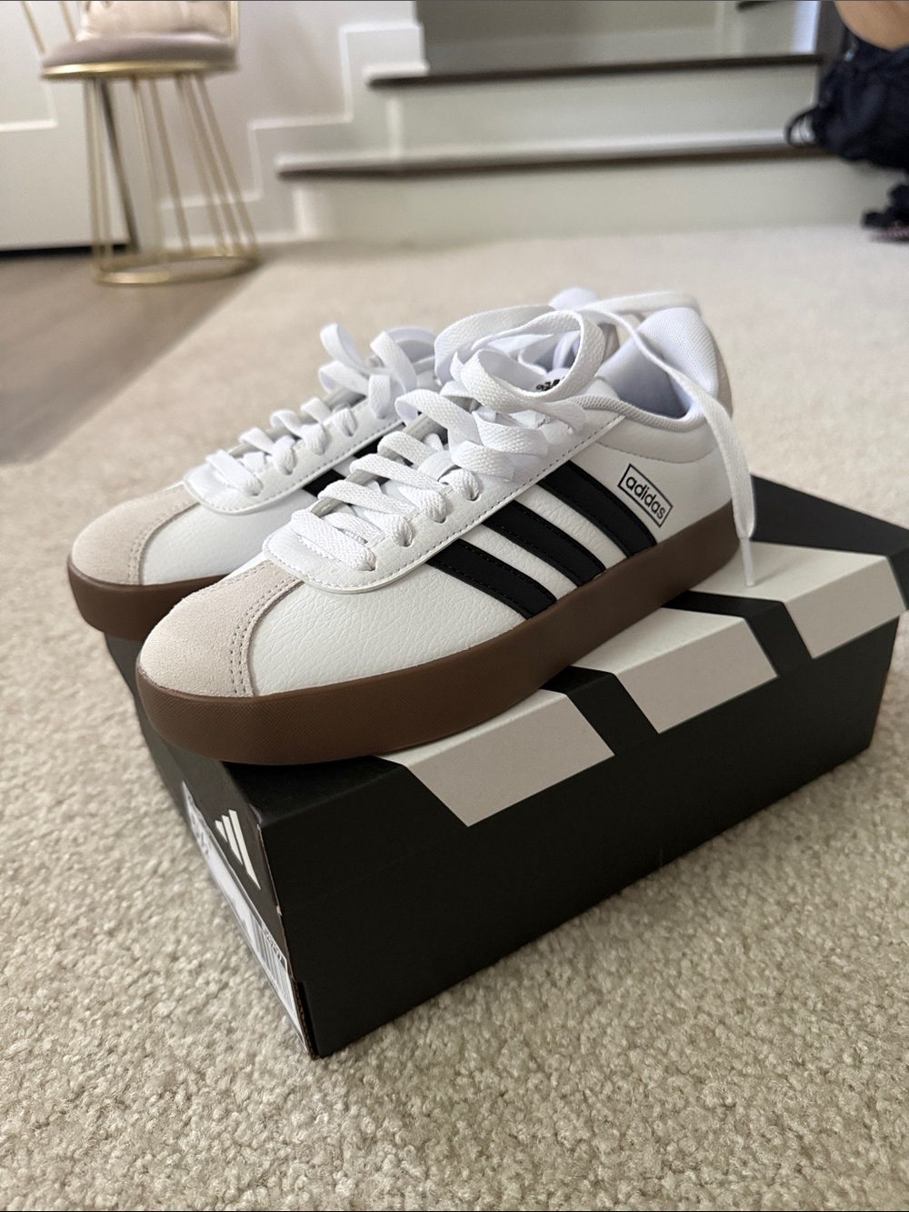 NWB: Adidas VL Court 3.0